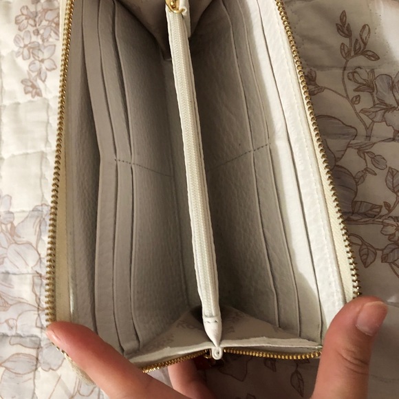 Michael Kors white wallet - Picture 4 of 4